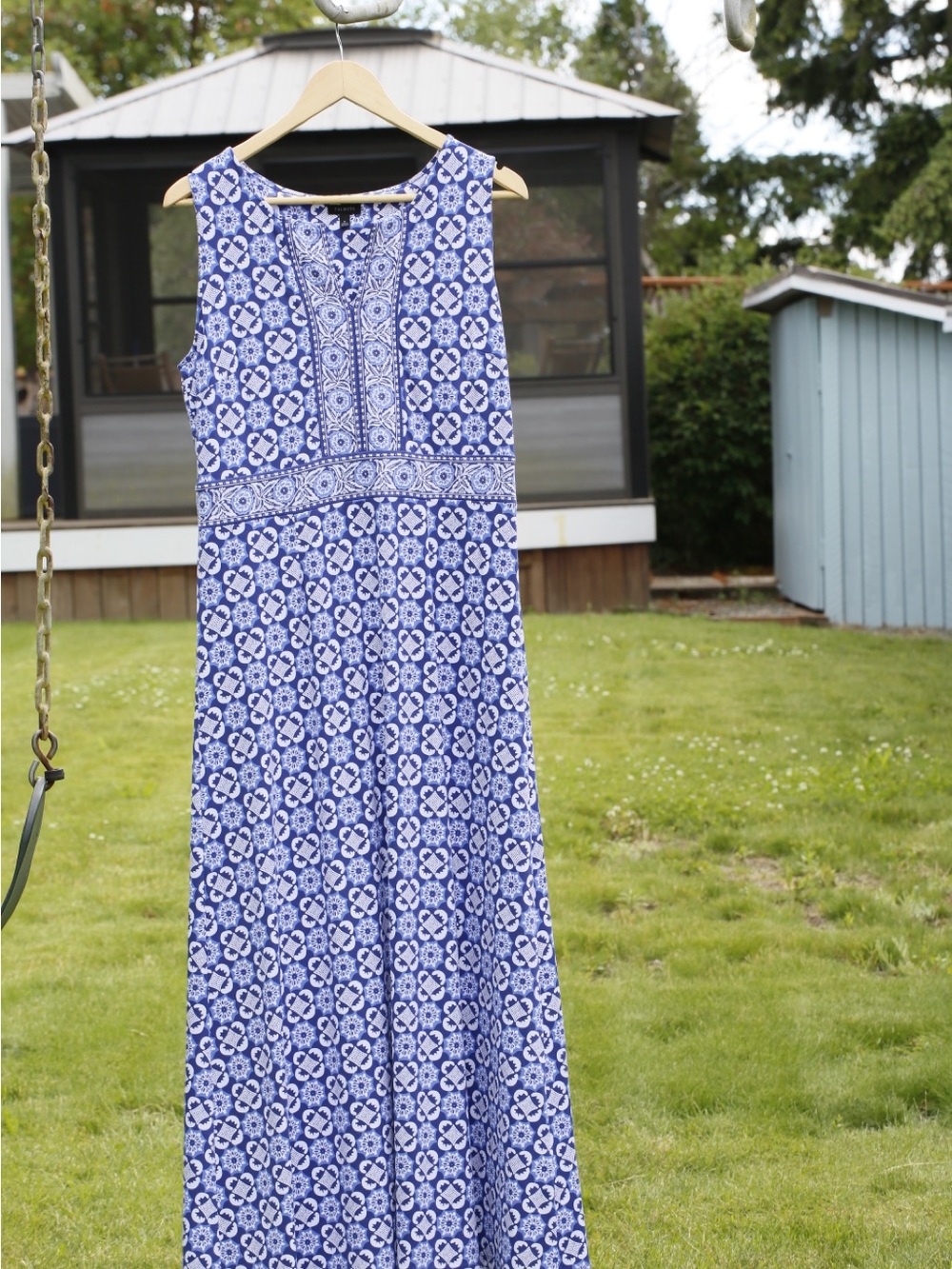 Talbots Blue and White Sleeveless Patterned Maxi Dress size Medium